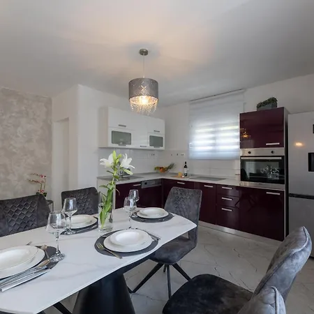Apartament Adria